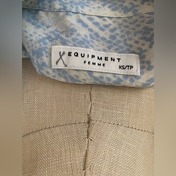 Equipment Femme- Printed Silk Button Down- XS - Picture 5 of 5